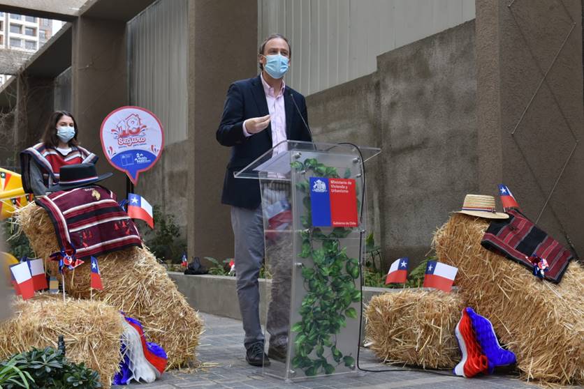 Ministro Felipe Ward lanza Guía de Recomendaciones para celebrar Fiestas Patrias en condominios y edificios