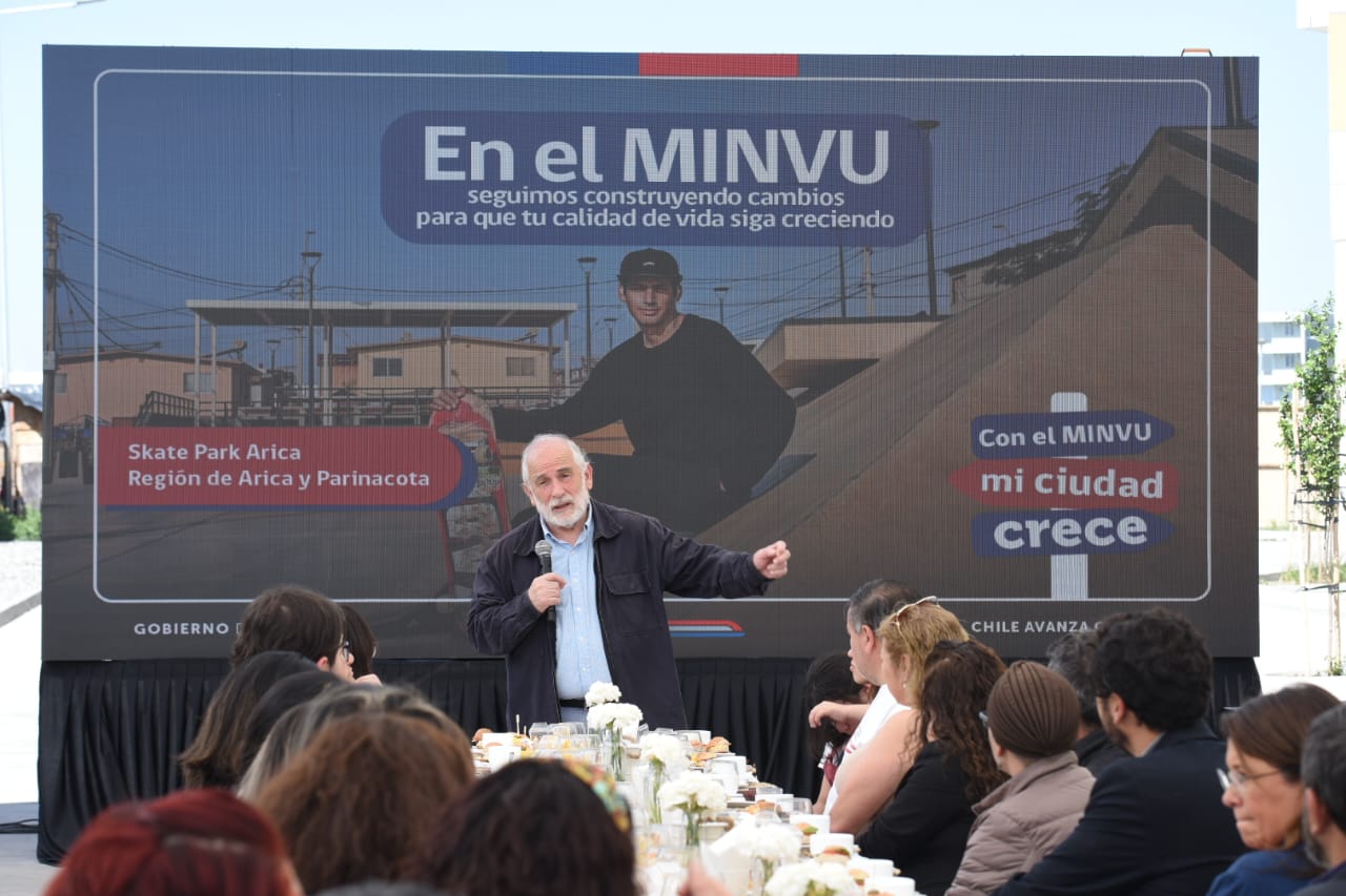 Ministro Carlos Montes: “Queremos motivar a empresas y empresarios a que participen de la construcción de vivienda para familias chilenas que no tienen”